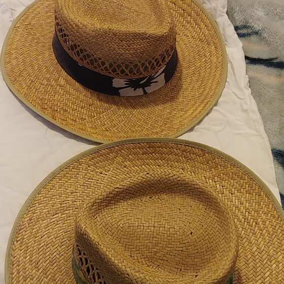 2 mens straw hats